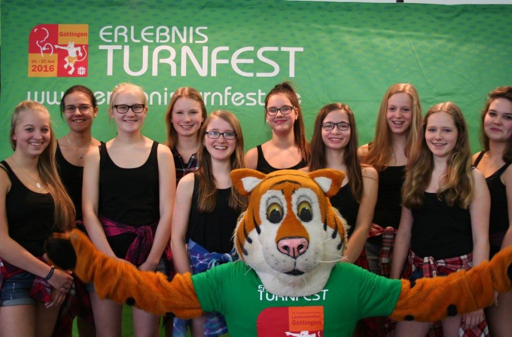 „Hot Steps“ und Jazz-Tanz-Gruppe bei der zehnten Tanz- und Gymnastikschau vertreten