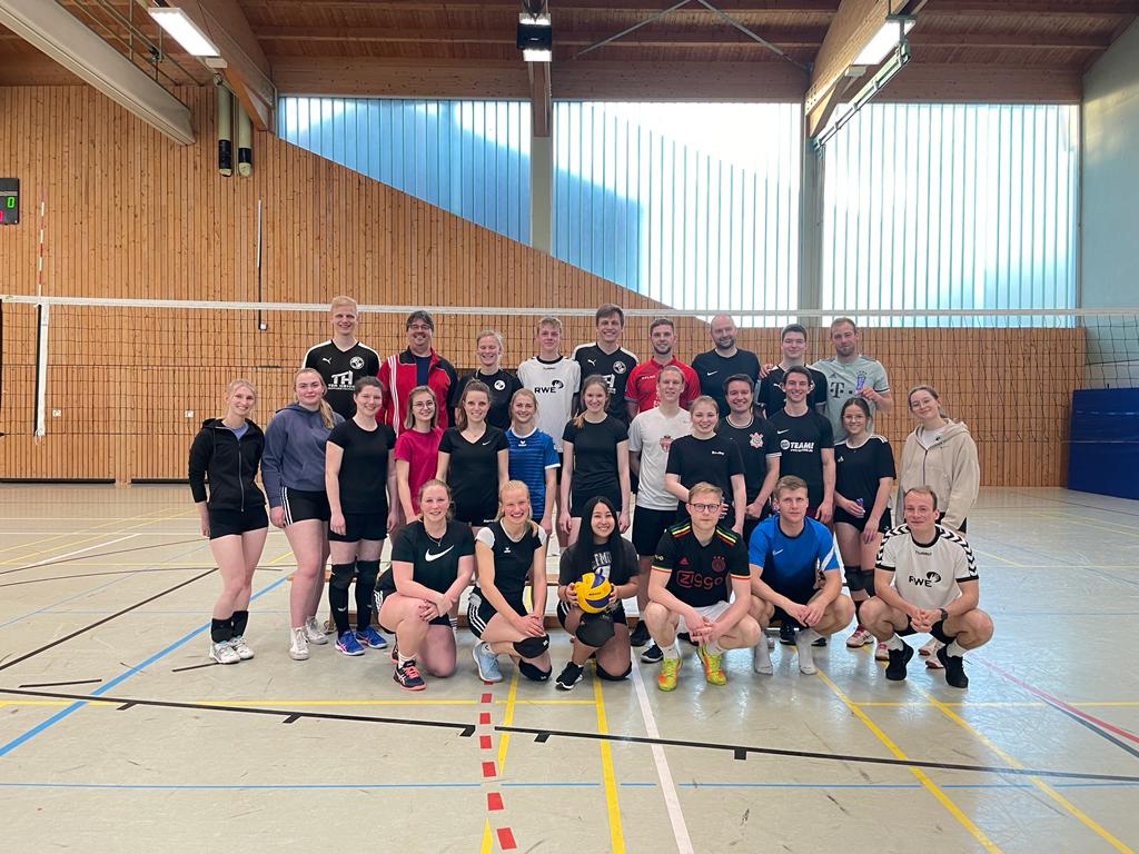 2. Internes Volleyballturnier- Die Volleybierchen setzen sich durch